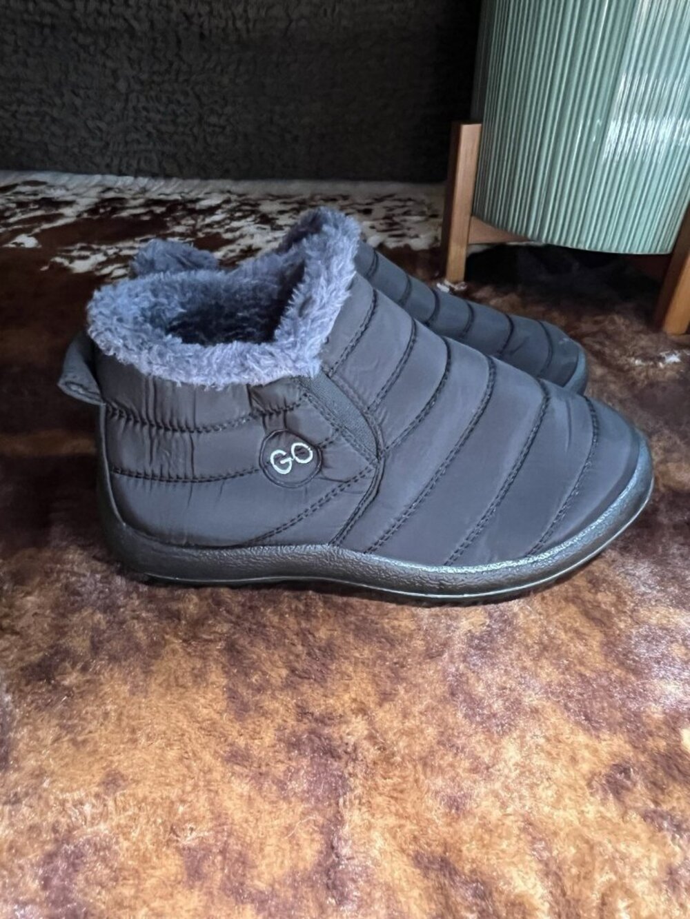 GO Women’s Winter Shoes EU 38 US 7.5-8 Black NEW